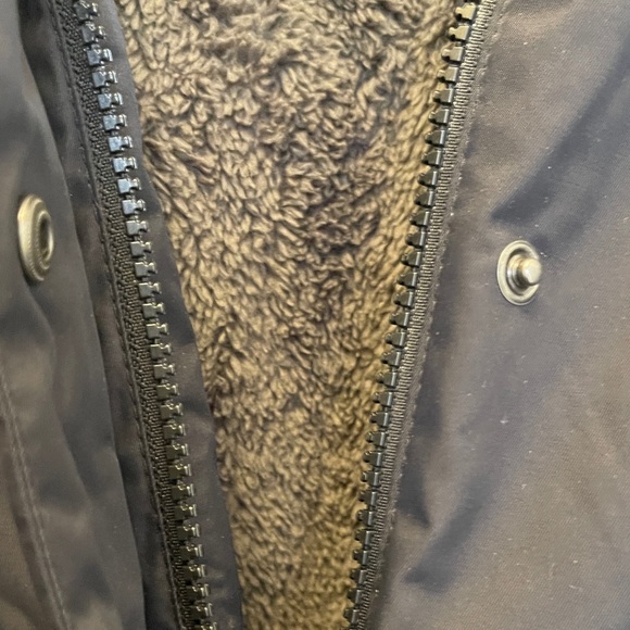 L.L. Bean Winter Warmer Water Resistant Plush Sherpa Fleece Lining Jacket. - Picture 3 of 6